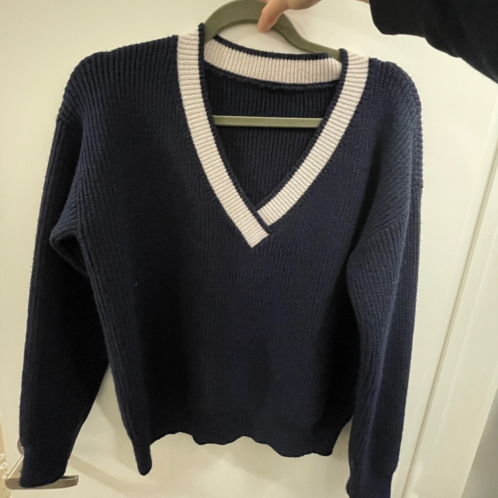 Sweater - Picture 1 of 2